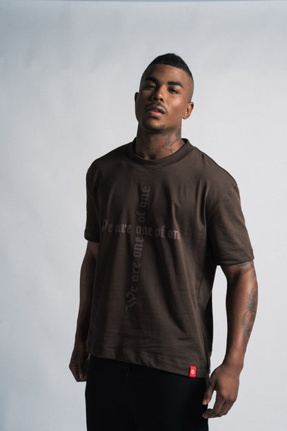 camiseta regular one of one cruz