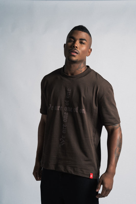 camiseta regular one of one cruz